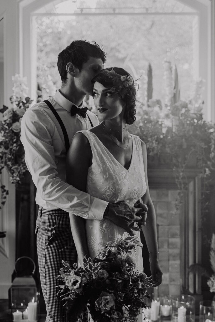 photographe mariage la rochelle, villa nymphéa photos de couple noir et blanc