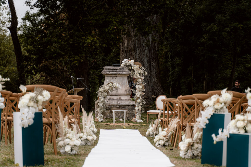 ceremonie laïque en exterieur, bord de mer, logis de l'heroniere, lieu de reception mariage 