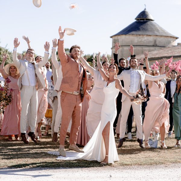 Un Mariage Unique à l’Abbaye de la Grace Dieu, Benon : Célébration Inoubliable